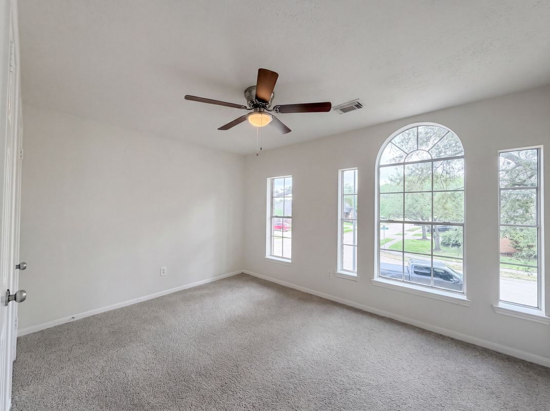 Photo 4 of 33 of 3106 Forrester Dr, Pearland, TX