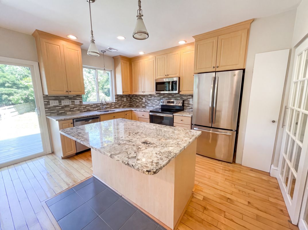 Photo 8 of 41 of 661 Main St, Millis, MA