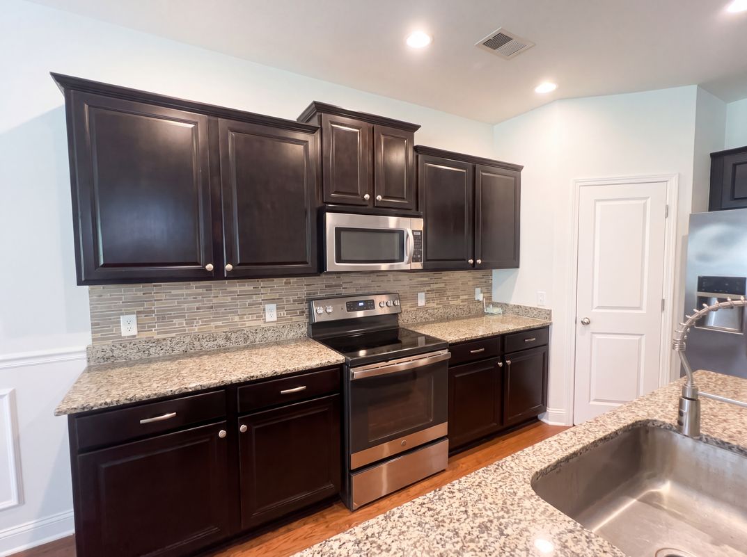 Photo 10 of 42 of 301 Decatur Dr, Summerville, SC