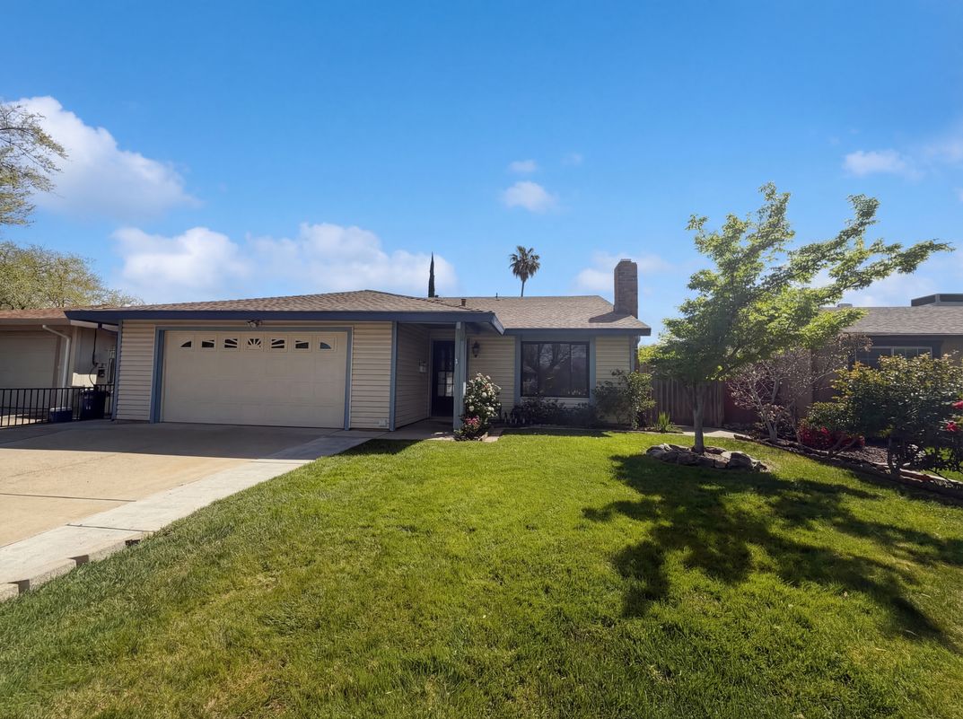 Photo 9 of 33 of 4814 Monet Way, Sacramento, CA
