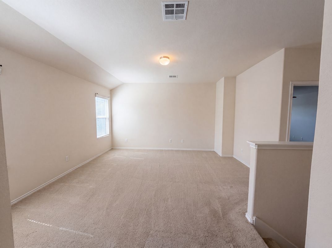 Photo 7 of 18 of 276 Circle Way, Jarrell, TX