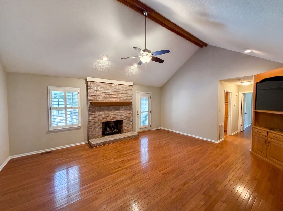 Photo 3 of 29 of 8400 Chestnut Oak Ct, Harrisburg, NC