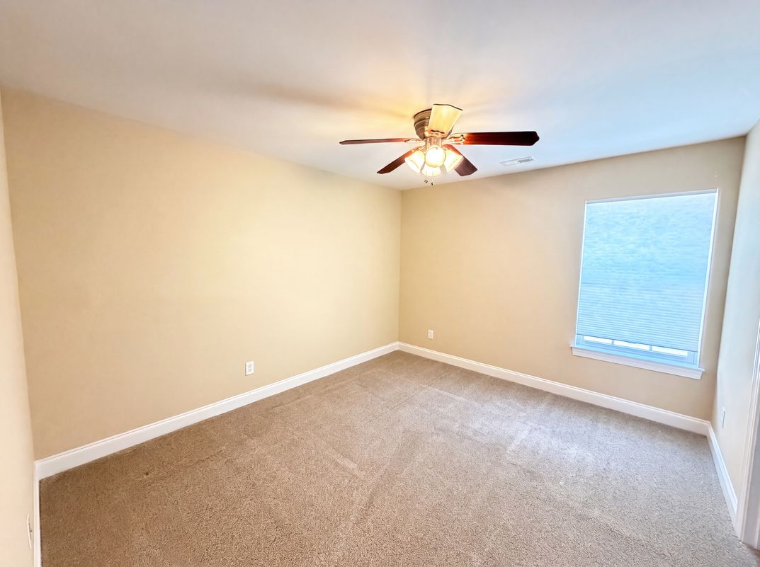 Photo 14 of 28 of 9928 Daufuskie Dr, Charlotte, NC
