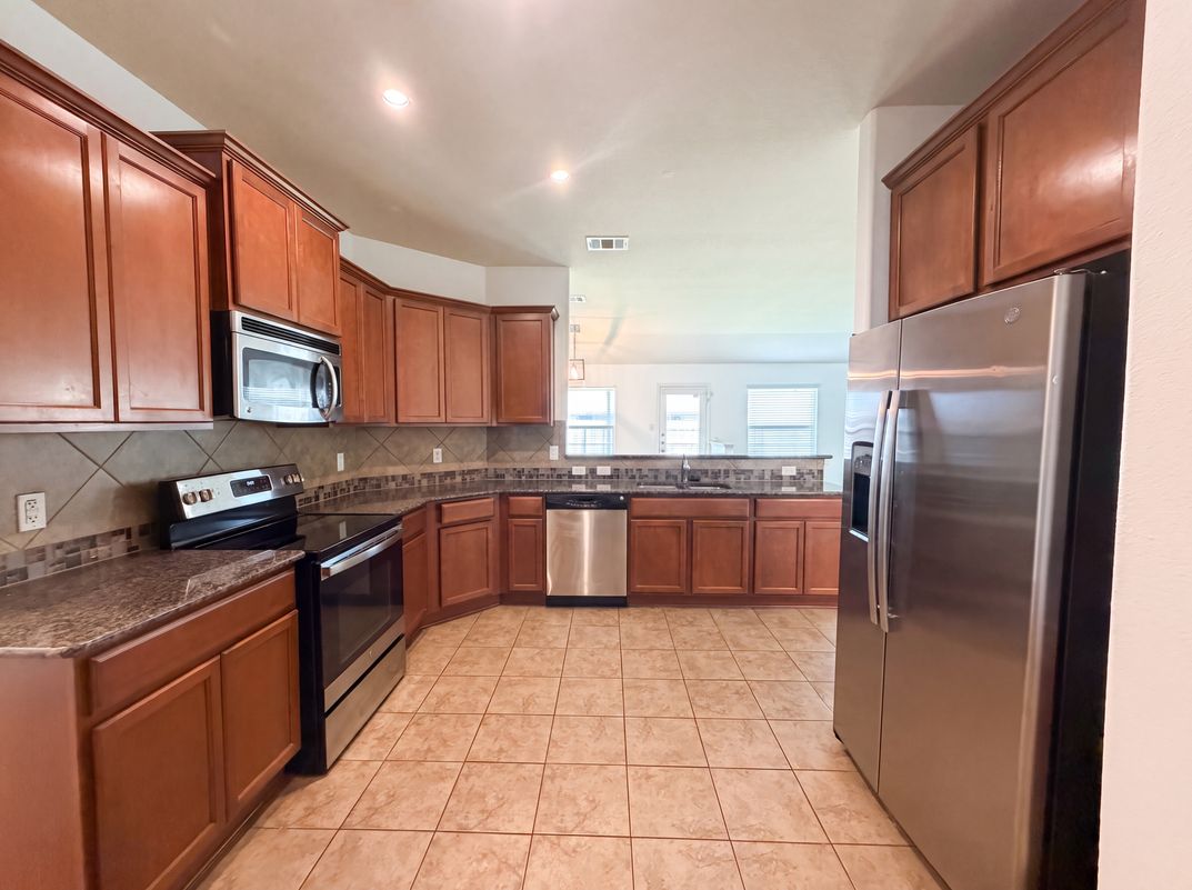 Photo 14 of 18 of 9301 Cricket Dr, Killeen, TX