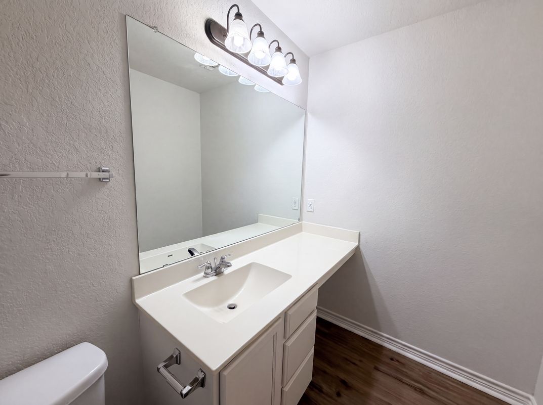 Photo 17 of 21 of 2100 Brandywine Dr, New Braunfels, TX