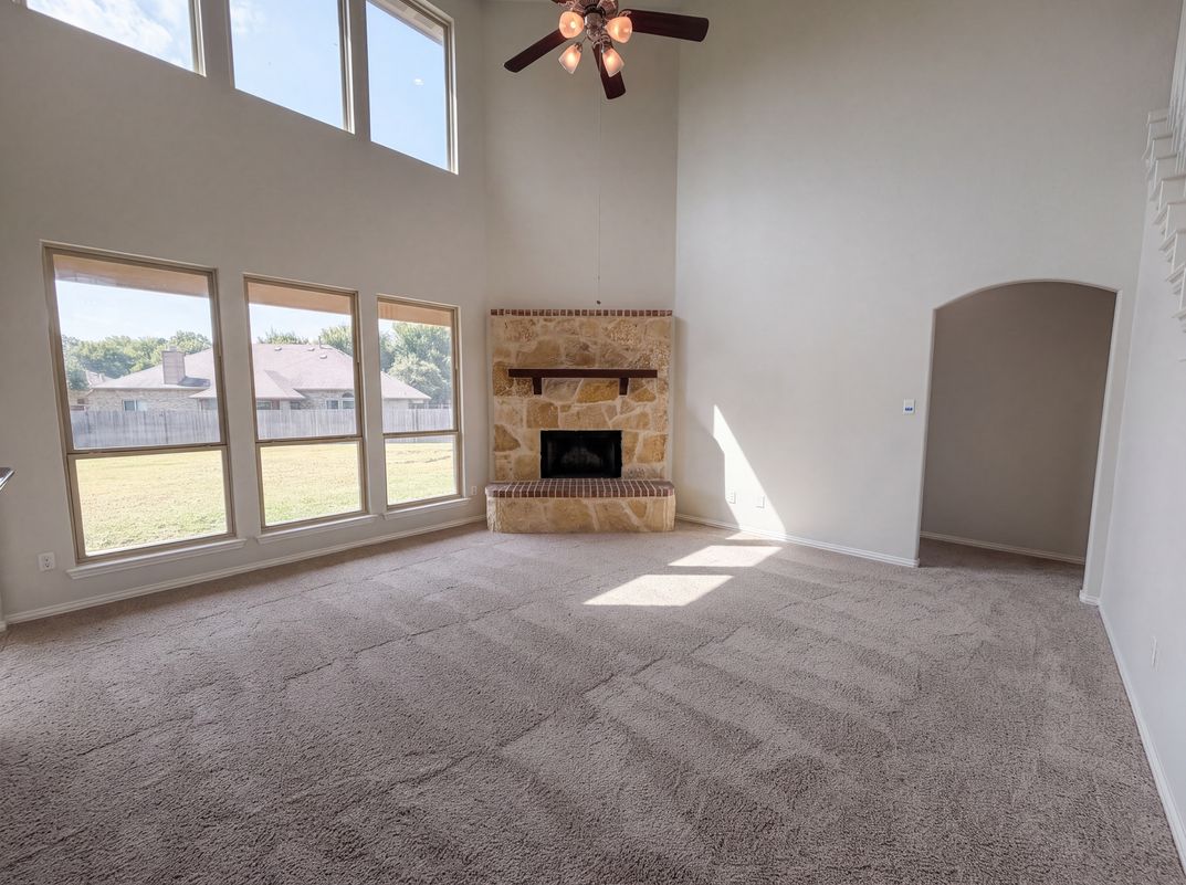 Photo 7 of 21 of 204 Janice Ct, Glenn Heights, TX