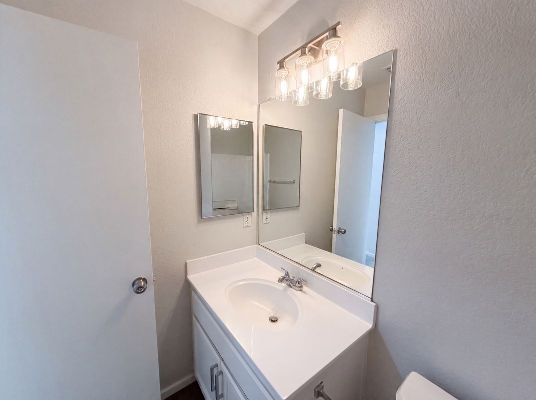 Photo 26 of 45 of 1570 Arcola Ave, Sacramento, CA