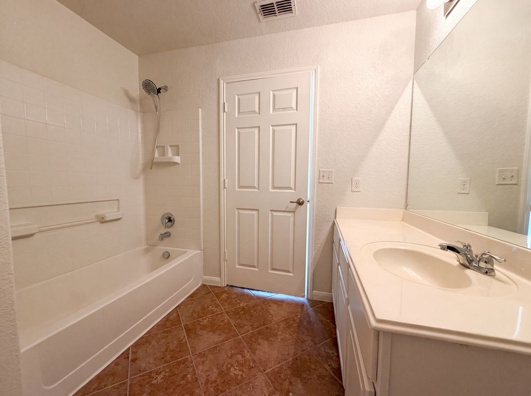 Photo 13 of 22 of 5923 Cielo Rnch, San Antonio, TX
