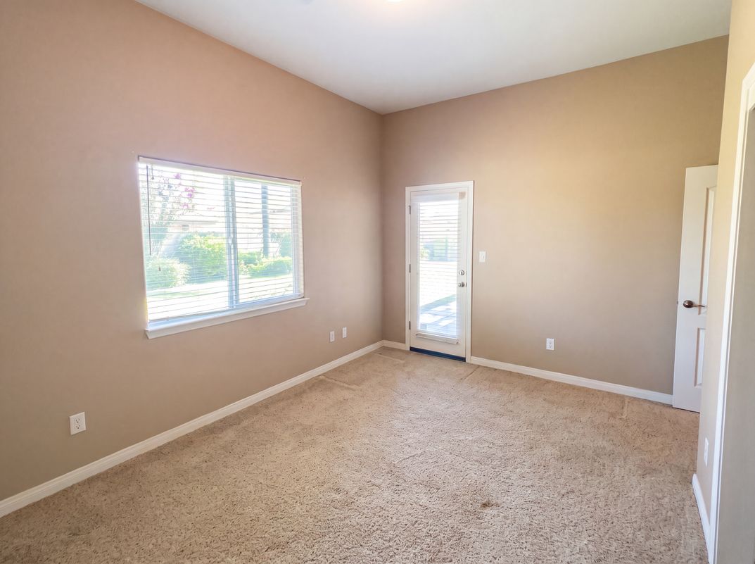 Photo 16 of 35 of 11904 Kenseth St, Bakersfield, CA