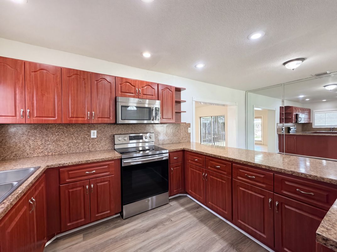 Photo 10 of 20 of 4403 NW 202nd St, Miami Gardens, FL