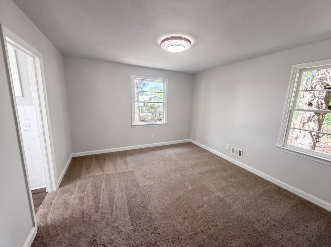Photo 17 of 27 of 1425 Hollyberry Ln, West Columbia, SC