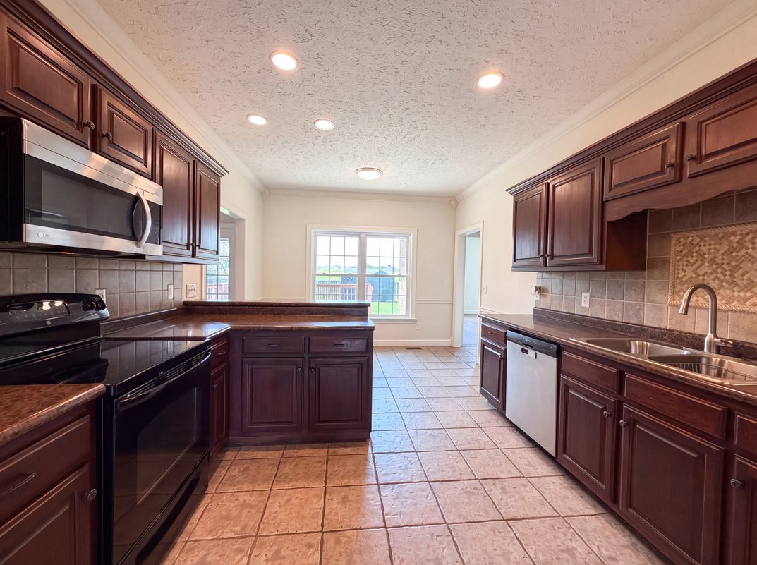 Photo 2 of 30 of 1044 Laramie Ct, Murfreesboro, TN