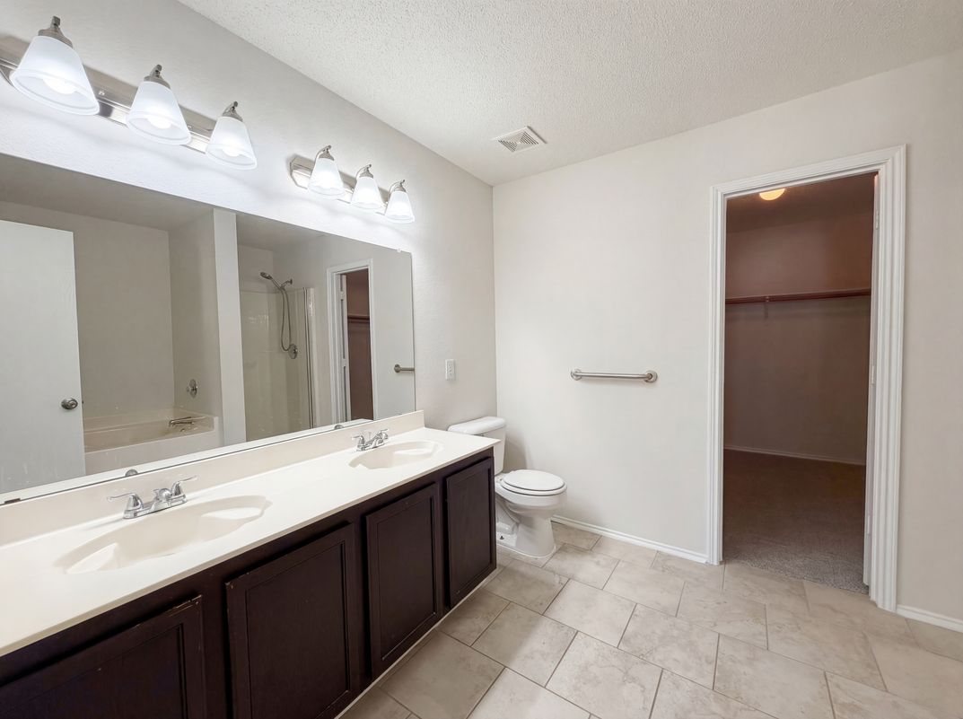 Photo 11 of 30 of 2501 Avalon Creek Way, McKinney, TX