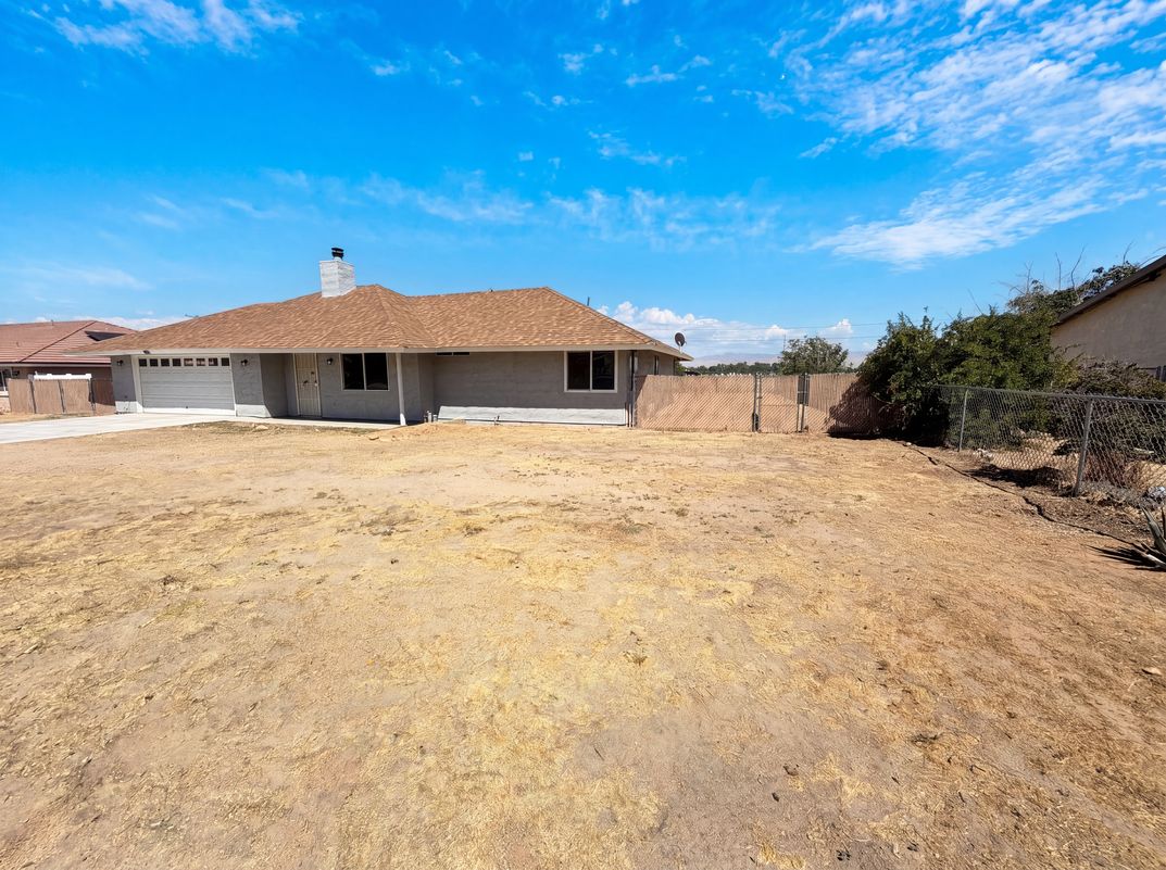 Photo 23 of 25 of 13191 El Rio Rd, Victorville, CA