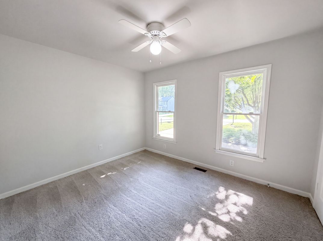 Photo 10 of 16 of 10912 Belvoir Rd, Chester, VA