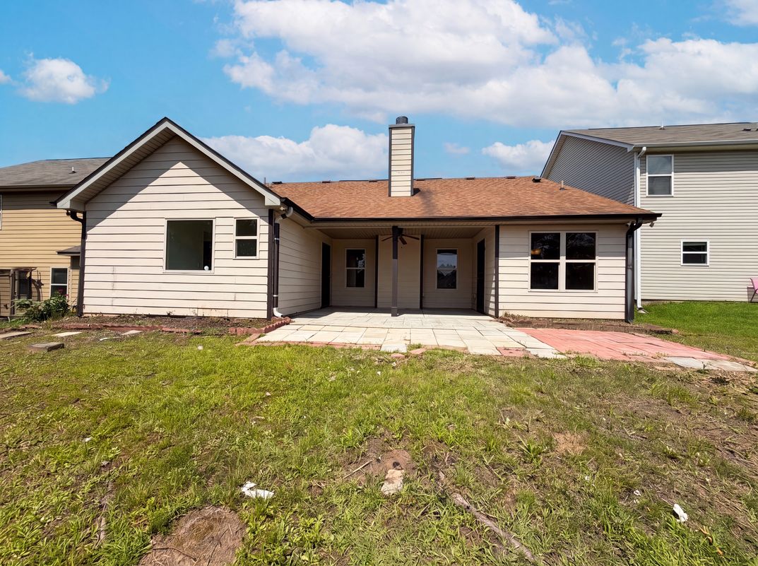 Photo 5 of 26 of 4981 Summersun Dr, Morrow, GA