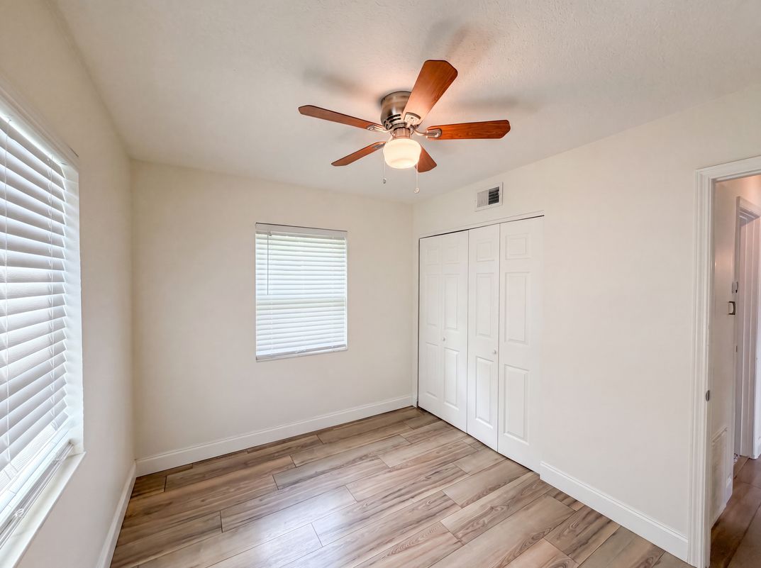 Photo 11 of 19 of 2242 E Dana Dr, Deltona, FL