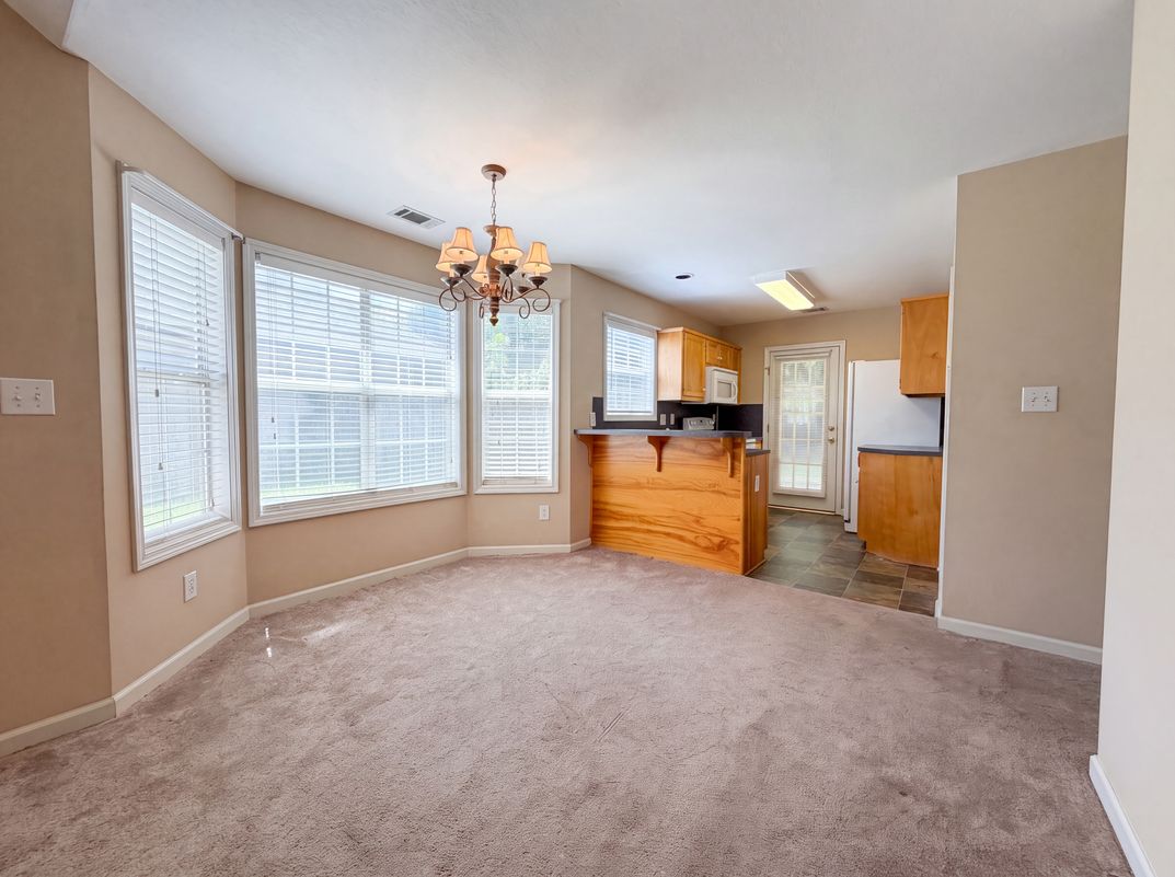 Photo 6 of 20 of 151 Carrington Ln, Calera, AL