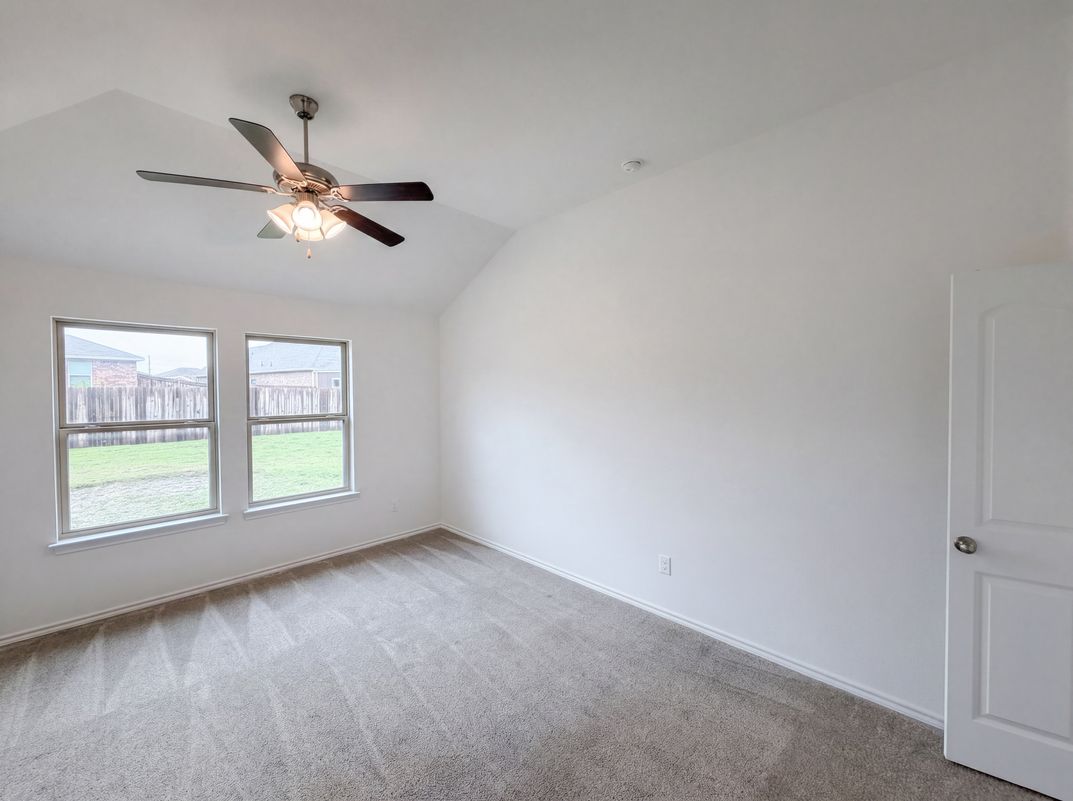 Photo 12 of 19 of 1631 Glade Meadows Dr, Joshua, TX