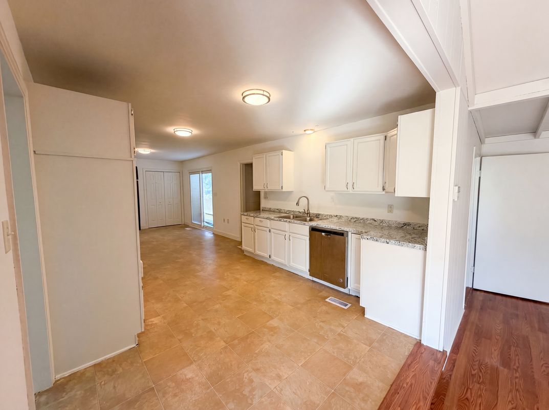 Photo 6 of 25 of 2205 Adair Dr, Knoxville, TN