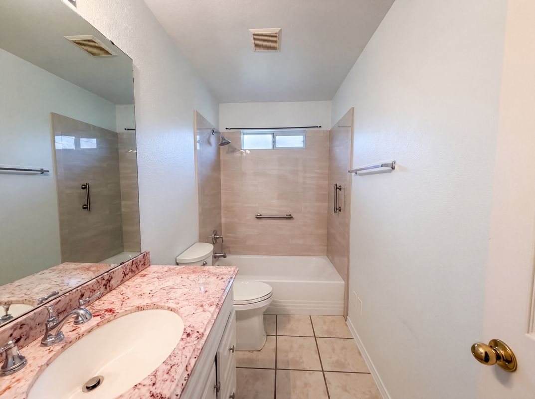 Photo 11 of 17 of 3707 Gowen Ct, Killeen, TX