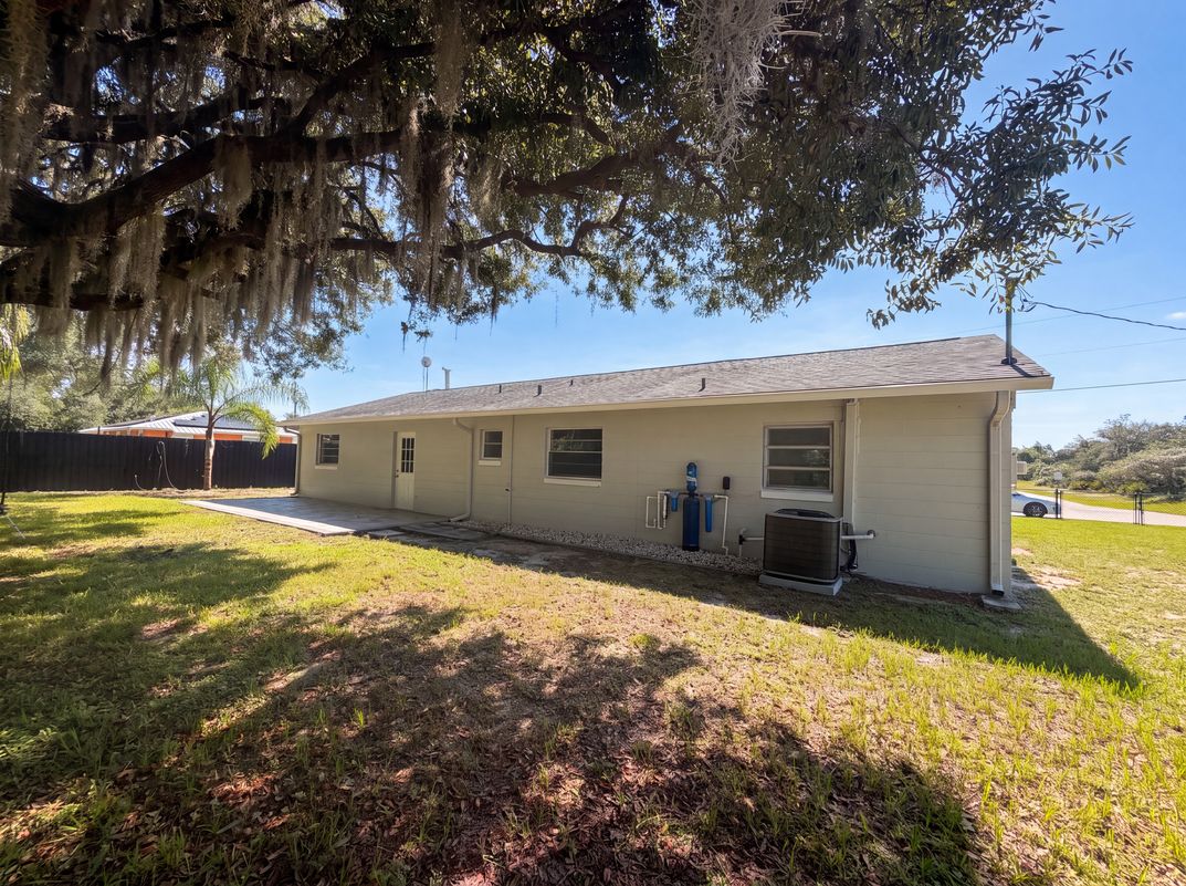 Photo 5 of 16 of 417 Calumet Rd, Avon Park, FL