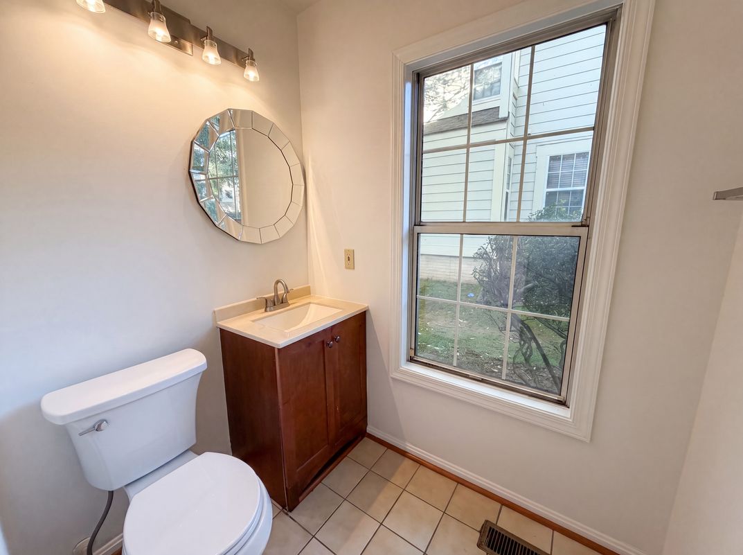 Photo 15 of 27 of 8509 Ivoryton Way, Montgomery Village, MD