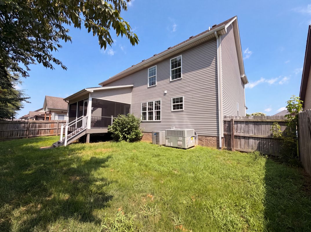 Photo 24 of 27 of 1733 Apache Way, Clarksville, TN