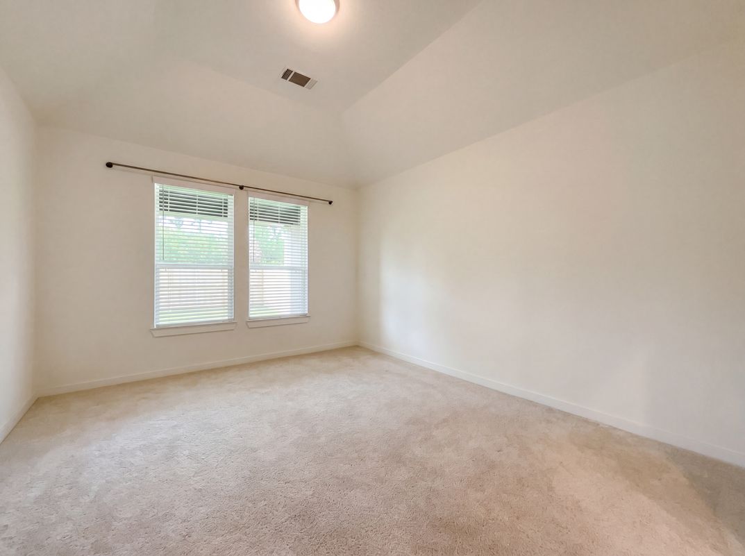 Photo 12 of 19 of 118 Neches Nook Ct, Conroe, TX