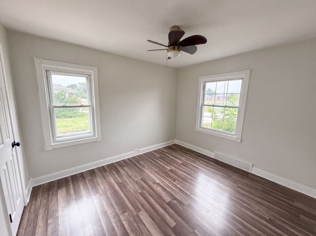 Photo 4 of 20 of 17590 Eastland St, Roseville, MI