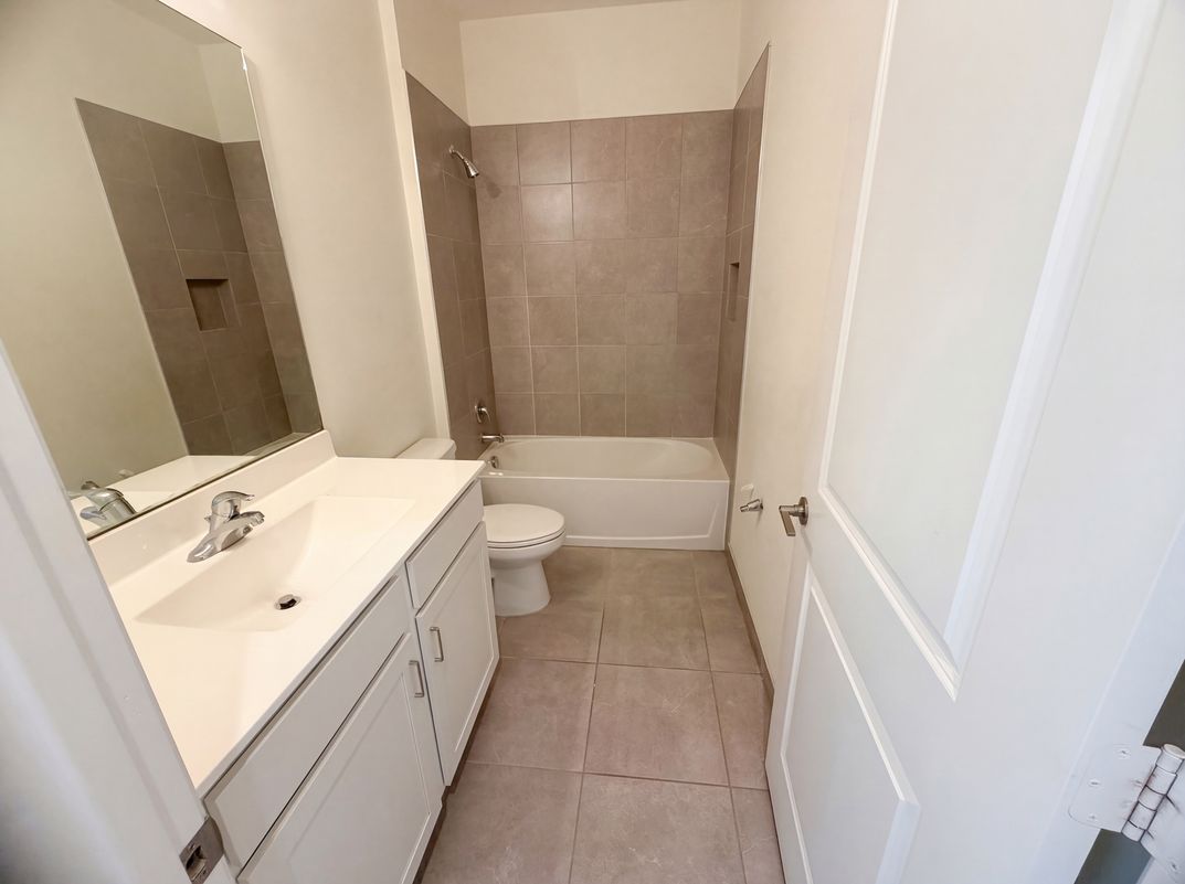 Photo 8 of 42 of 12473 NW Lynch Ln, Port Saint Lucie, FL