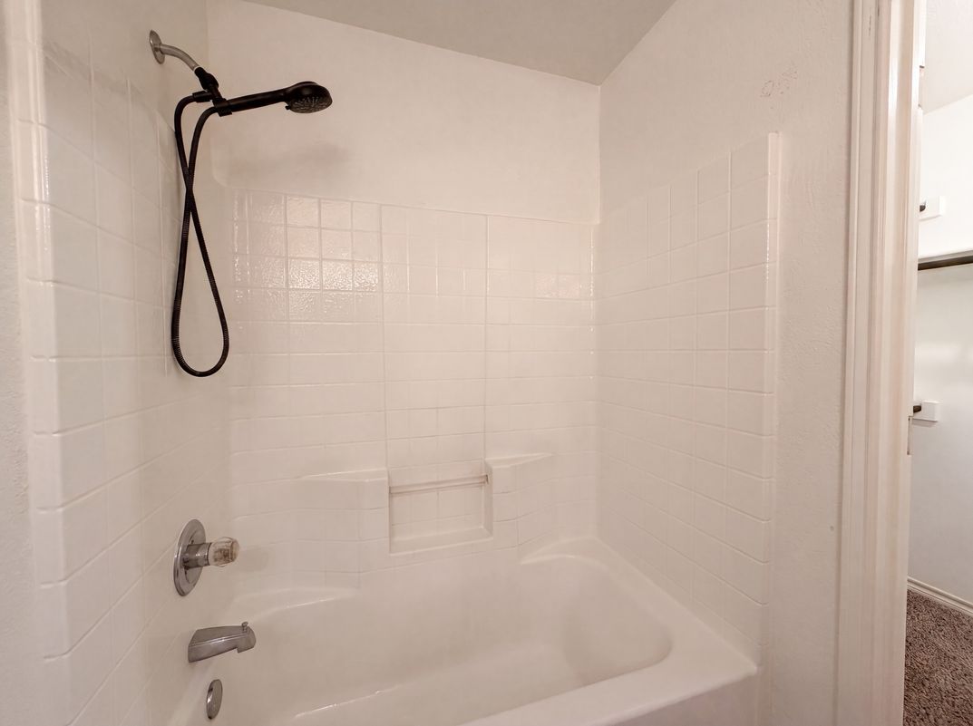 Photo 11 of 16 of 3132 Evangeline Rd, Fort Worth, TX