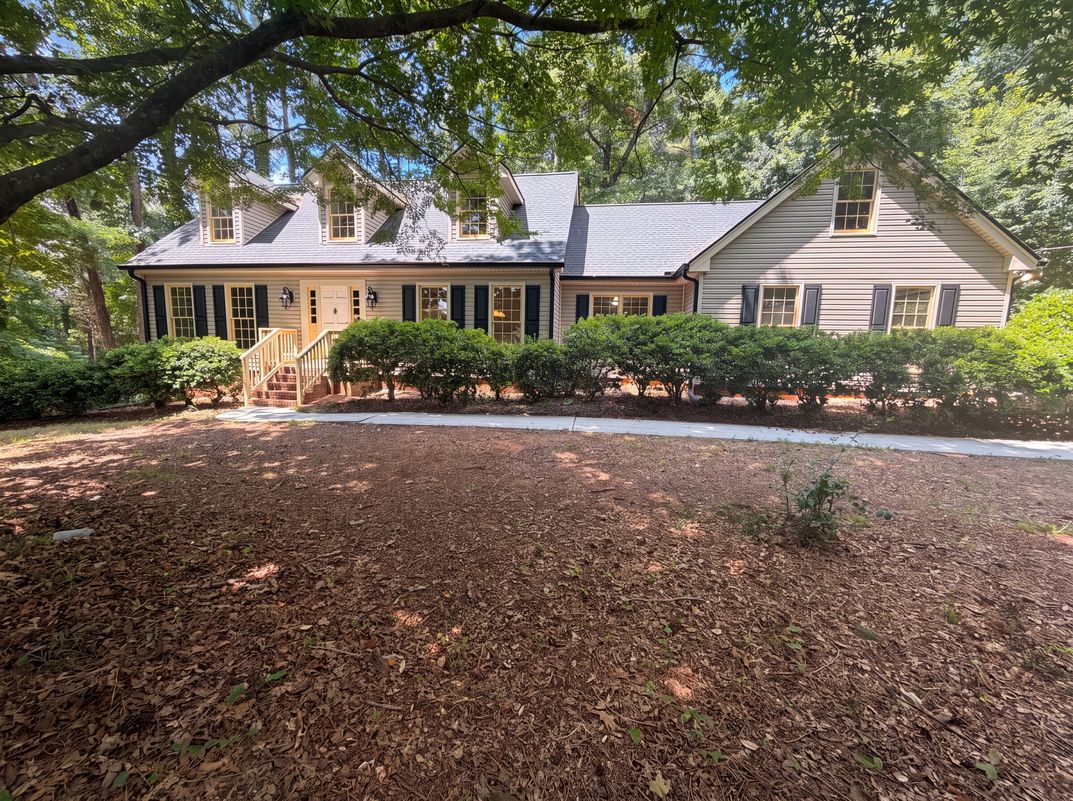 Photo 22 of 29 of 4379 Inns Brook Dr, Snellville, GA