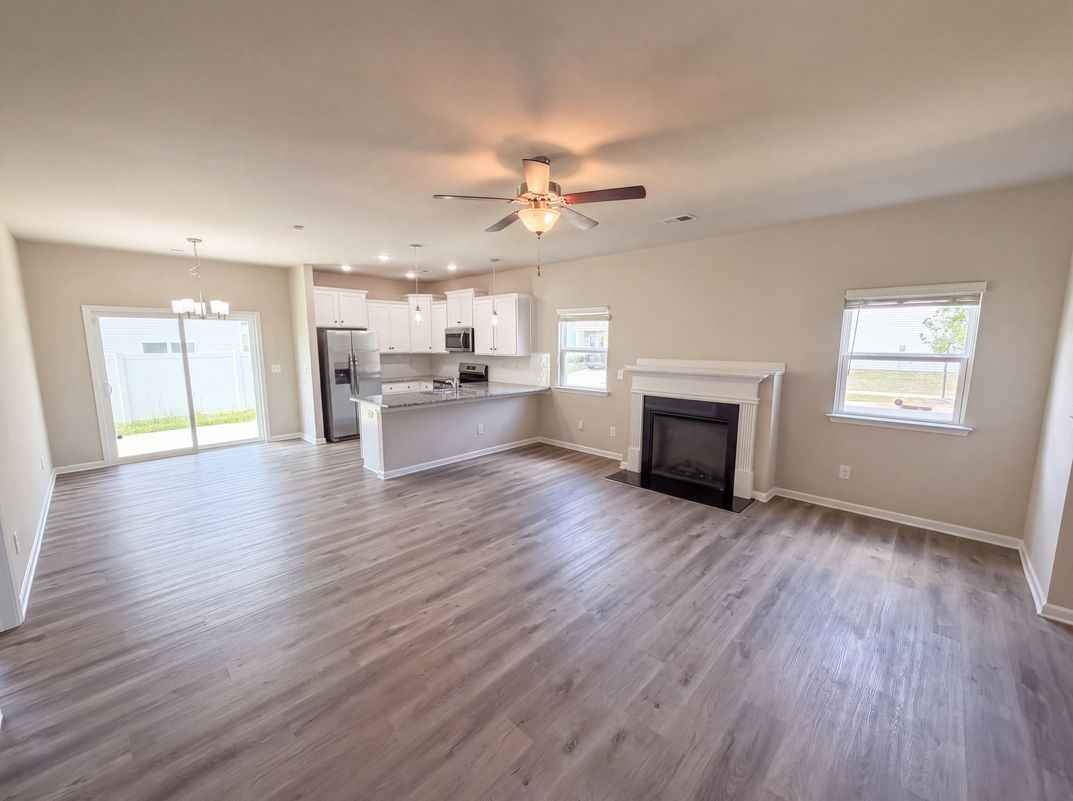 Photo 3 of 25 of 4104 Stoneygreen Ln, Charlotte, NC