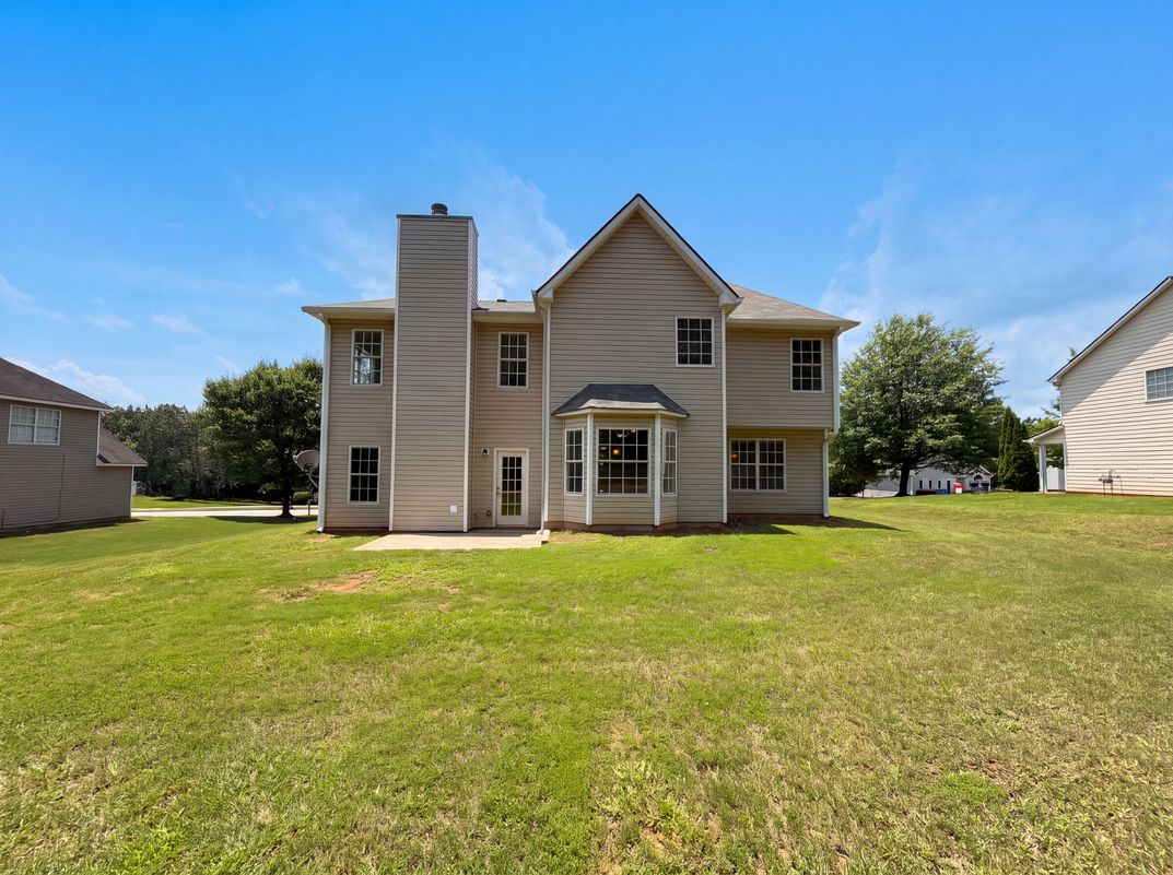 Photo 30 of 33 of 1672 Bennett Dr, McDonough, GA