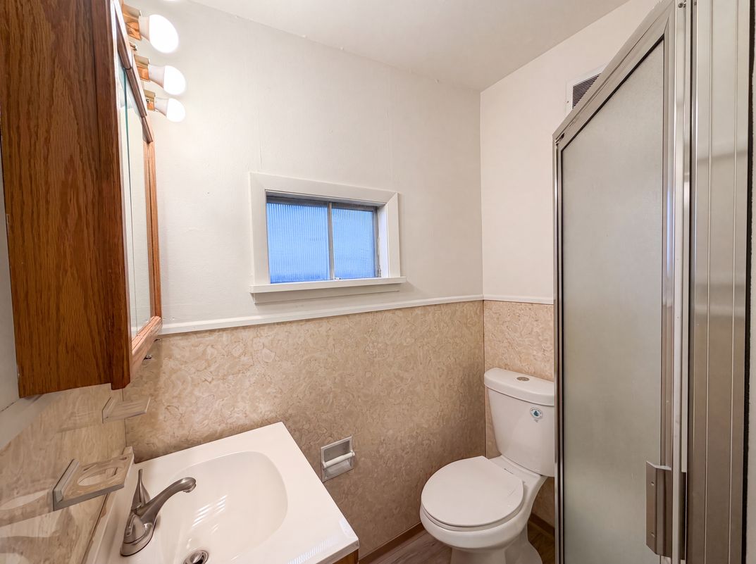 Photo 12 of 21 of 925 Woodcrest Ln, Hazelwood, MO