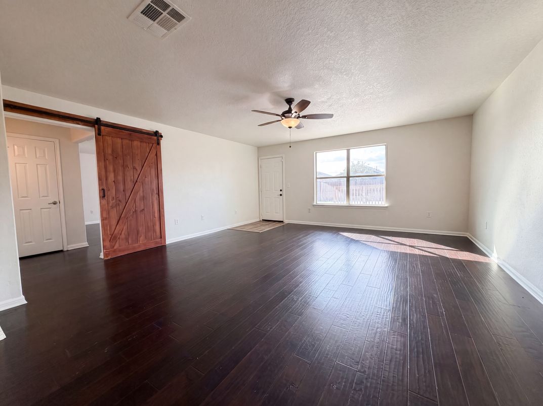 Property photo 3 of 5923 Cielo Rnch