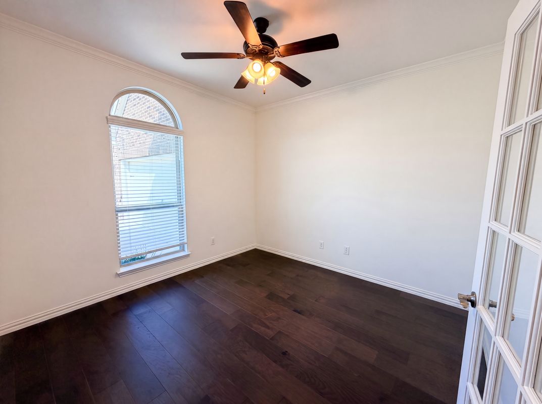 Photo 18 of 34 of 4305 Curlew Ln, Garland, TX