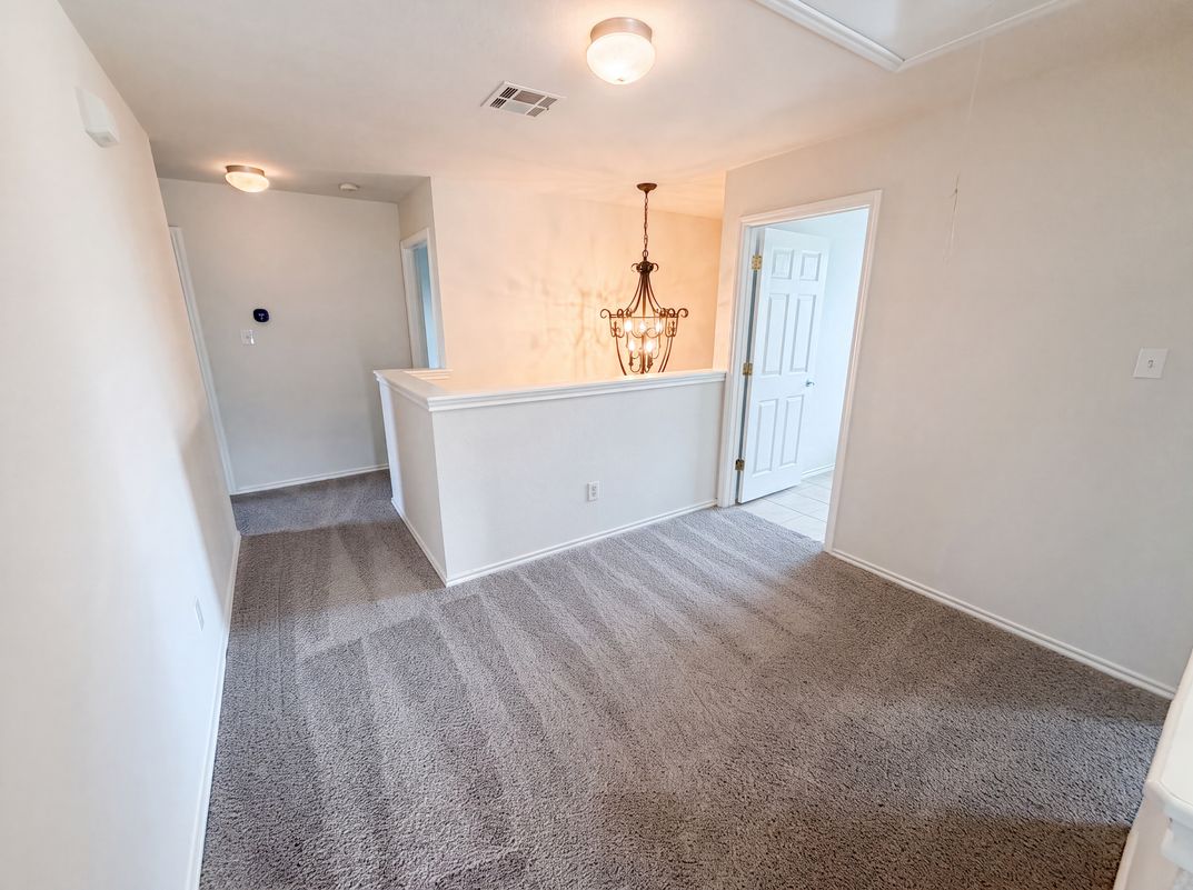 Photo 10 of 20 of 206 Almquist St, Hutto, TX