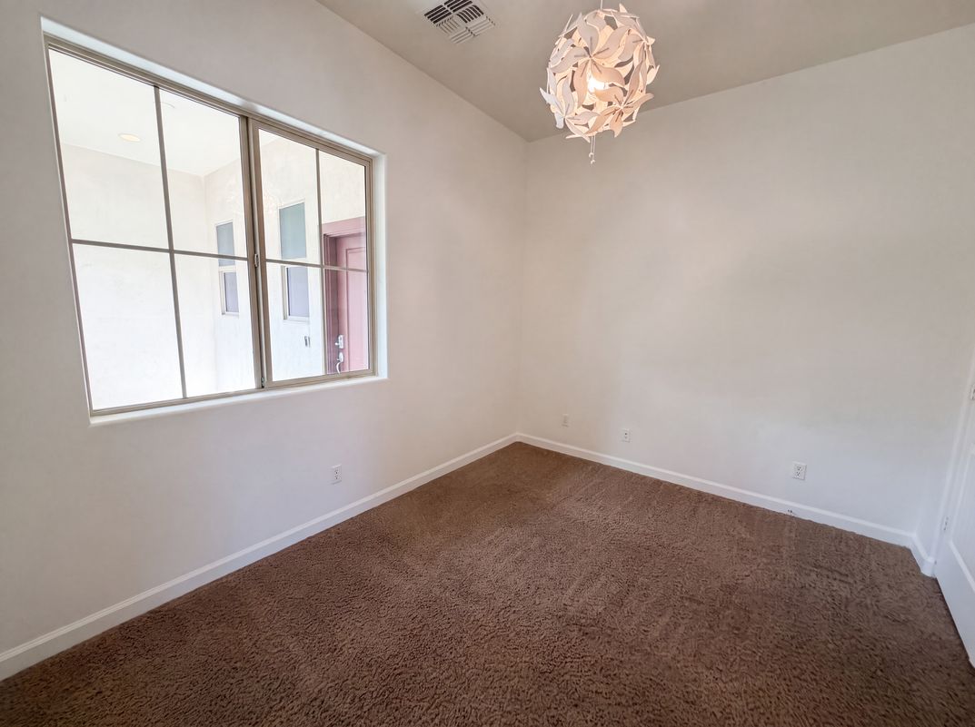 Photo 12 of 40 of 701 E Charlevoix Ave, Gilbert, AZ