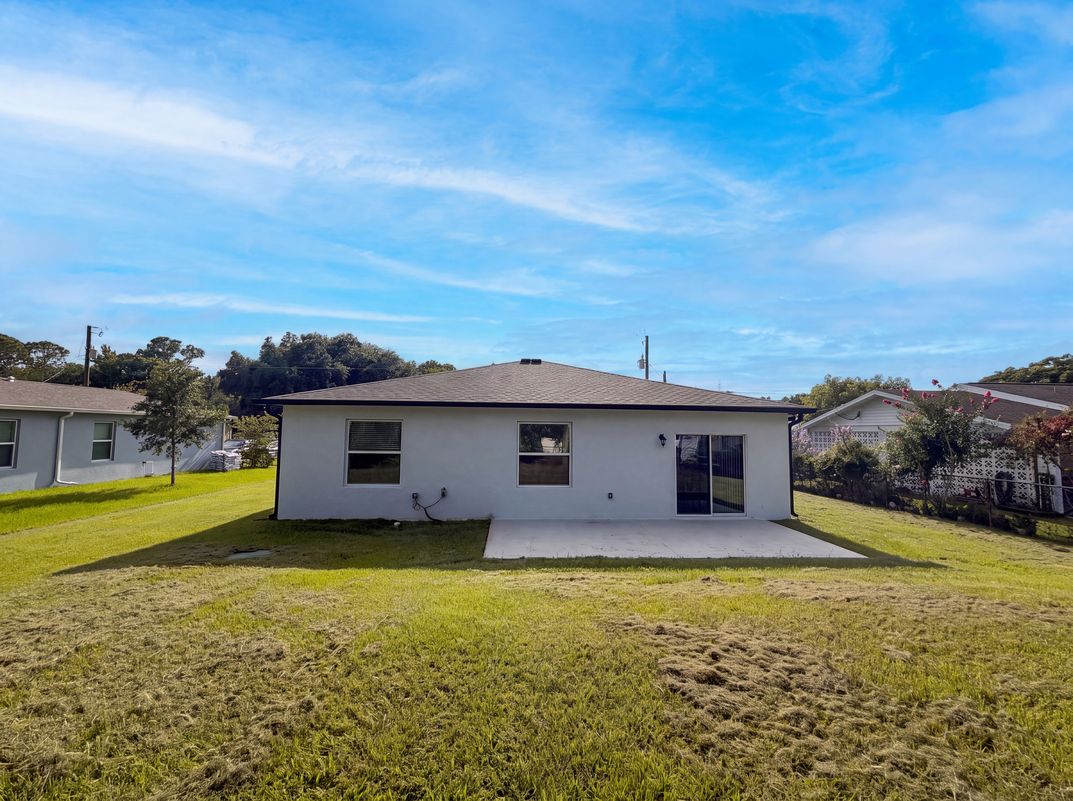 Photo 5 of 21 of 1443 General Custer Ave, Daytona Beach, FL