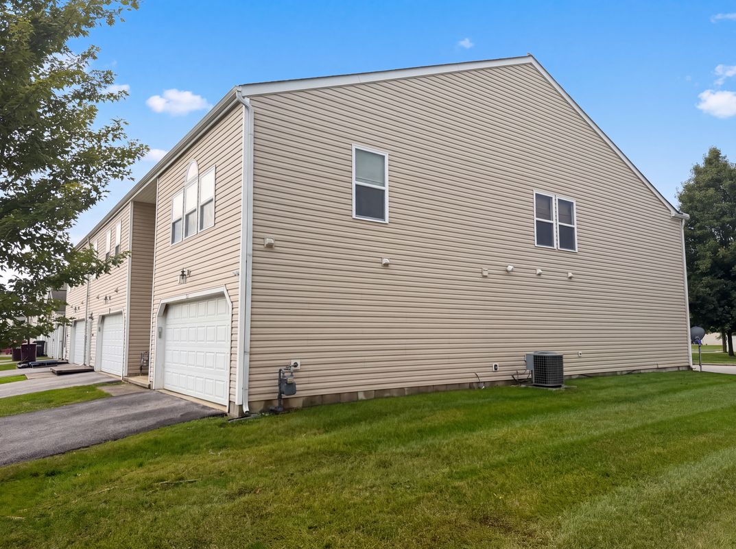 Photo 36 of 40 of 4186 Coble Bowman Way, Canal Winchester, OH