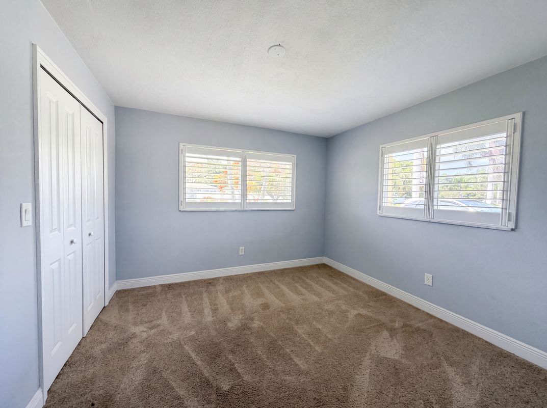 Photo 15 of 33 of 5644 Eichen Cir W, Fort Myers, FL