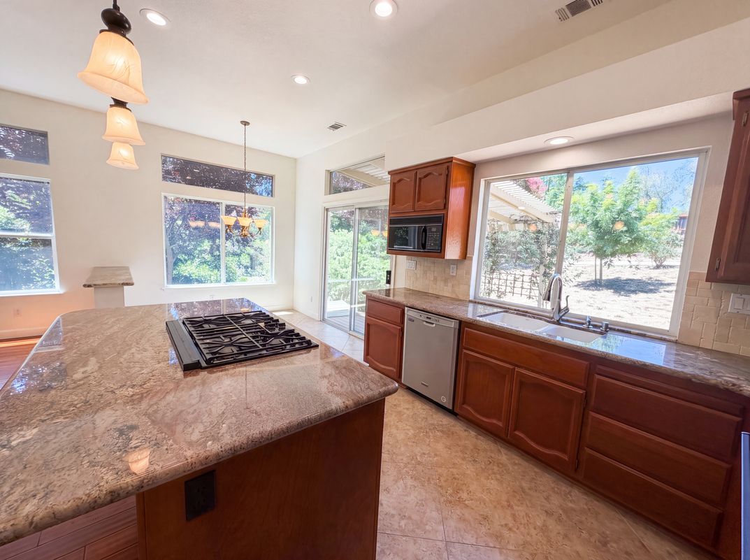 Photo 13 of 34 of 2503 Meredith Pl, El Dorado Hills, CA