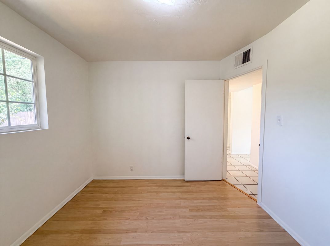 Photo 4 of 21 of 1426 E Williams St, Tempe, AZ