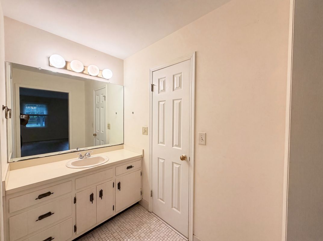 Photo 13 of 35 of 101 Wexford Way, Basking Ridge, NJ