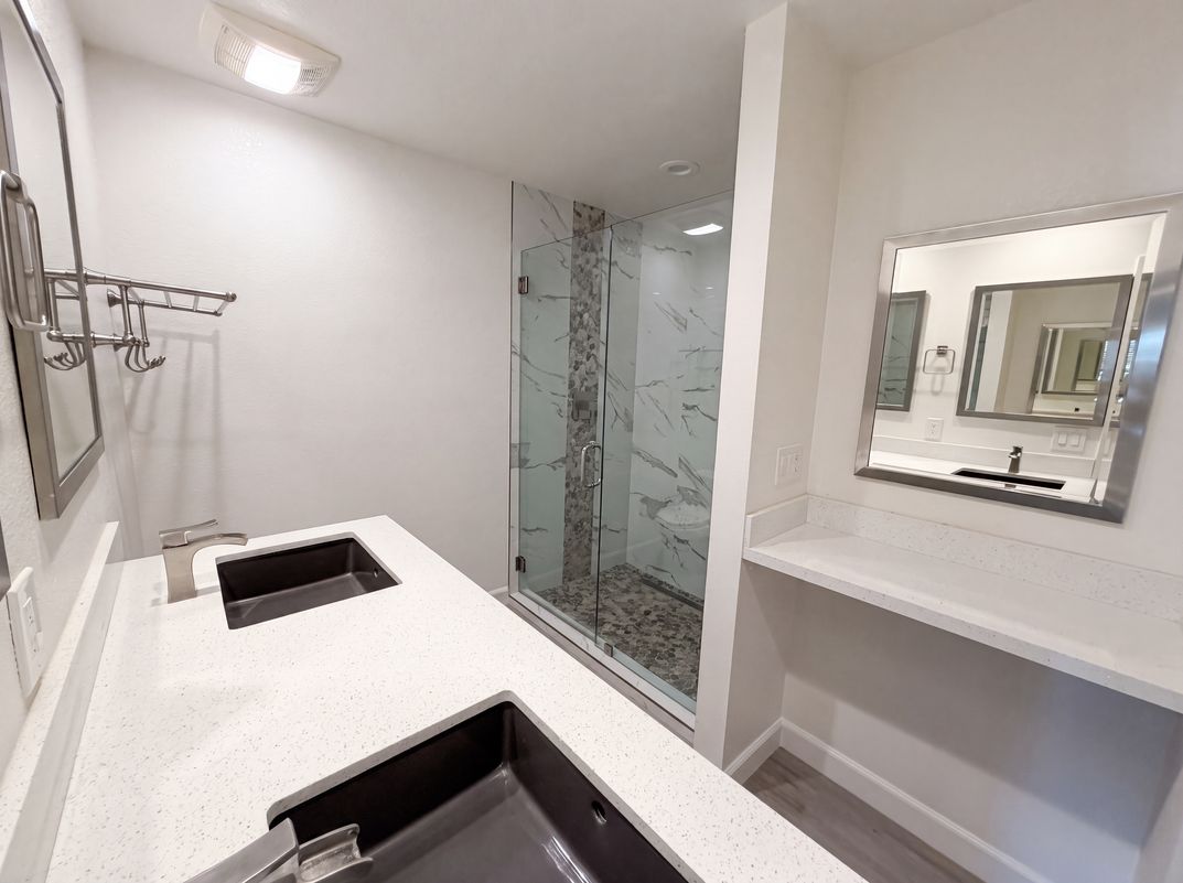 Photo 4 of 18 of 5300 E Waverly Dr, Palm Springs, CA