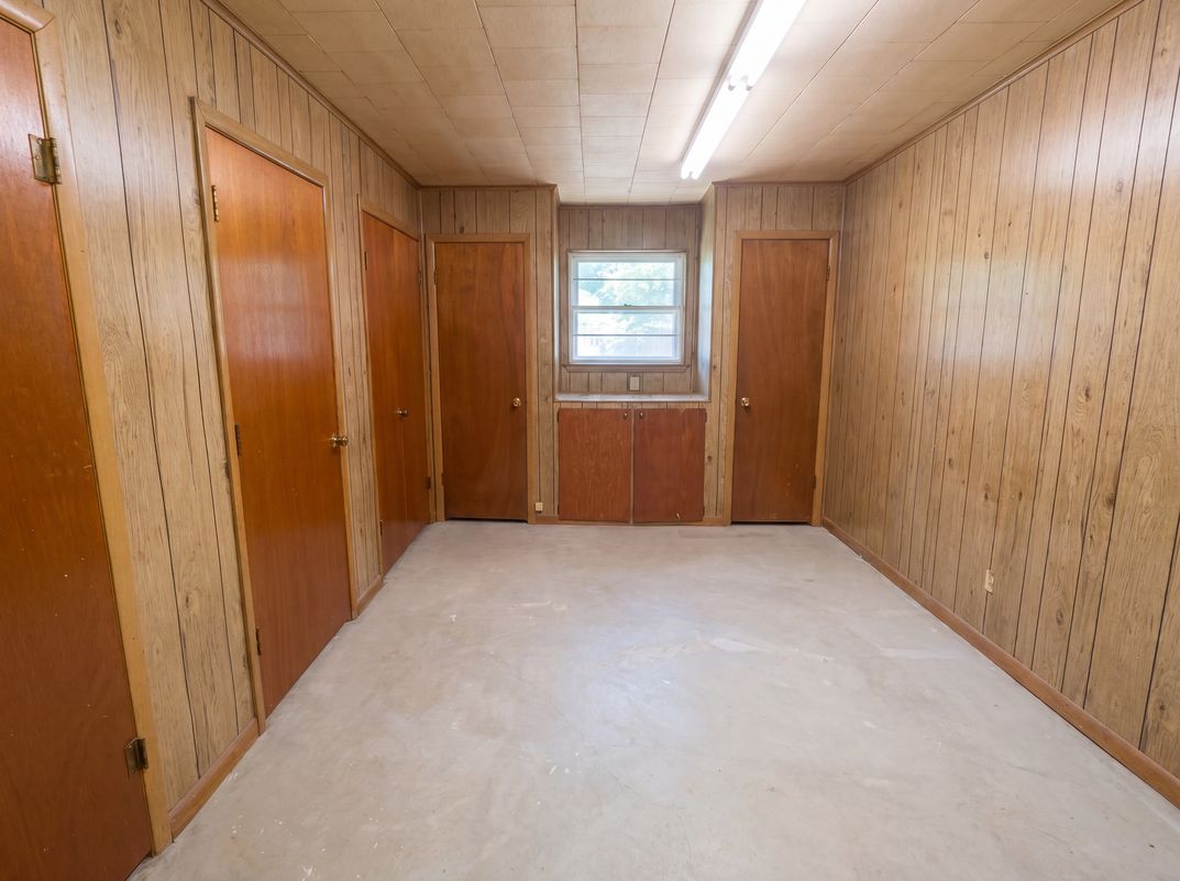 Photo 14 of 20 of 421 N 3rd St, Jacksboro, TX