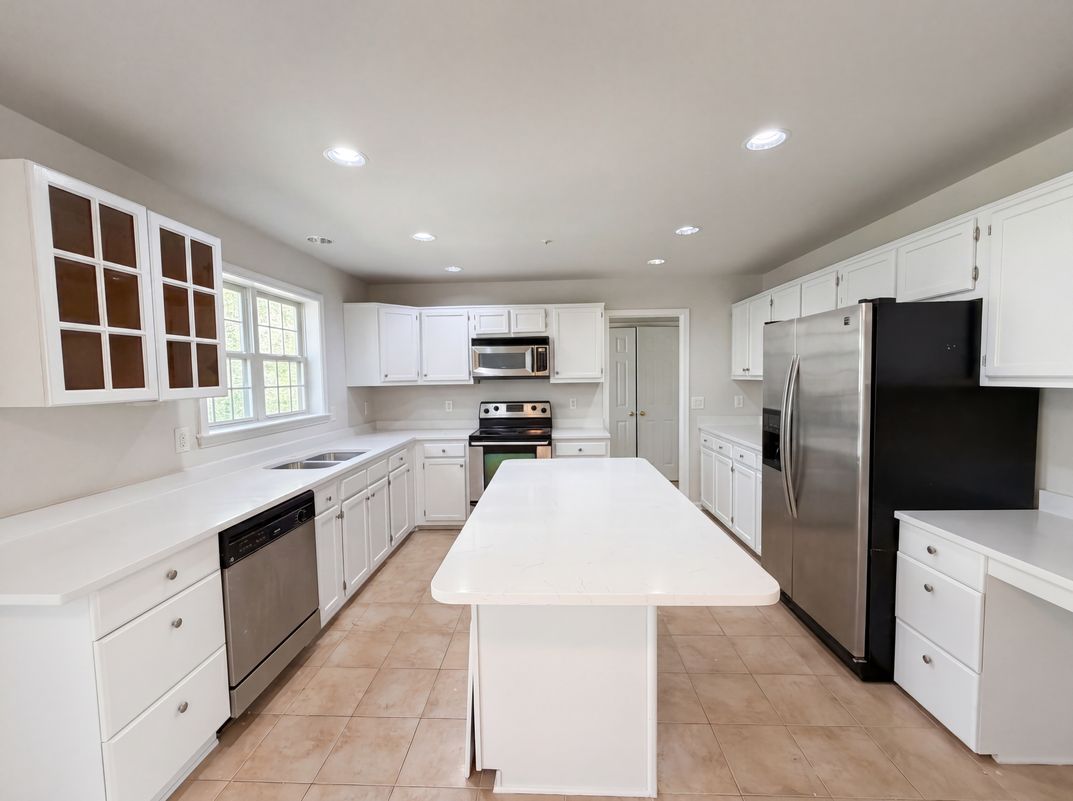 Photo 6 of 31 of 12608 Quarterhorse Dr, Bowie, MD