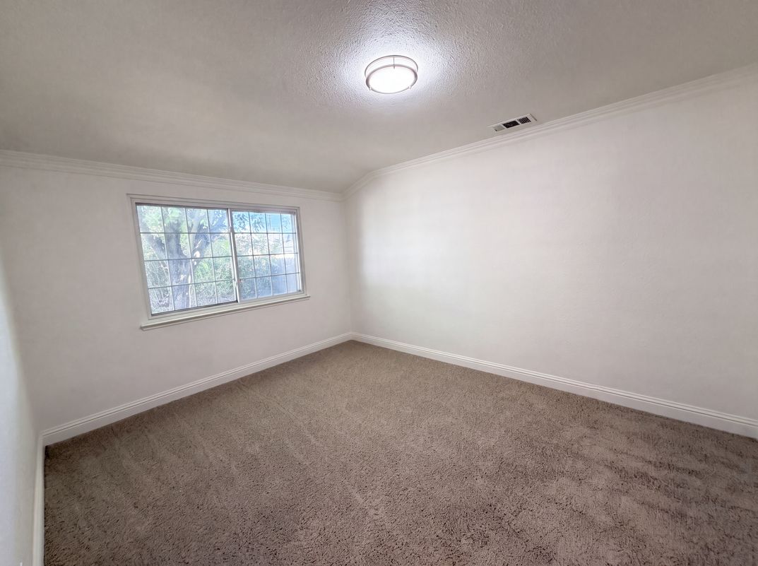 Photo 11 of 30 of 209 Bryan Ave, Roseville, CA